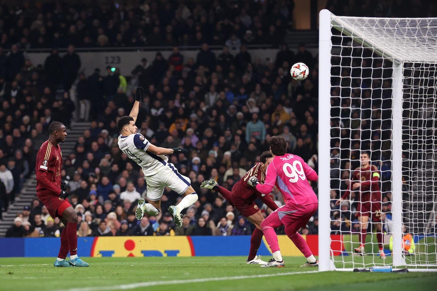 Tottenham vs Roma live updates: Europa League game latest score, goal alerts