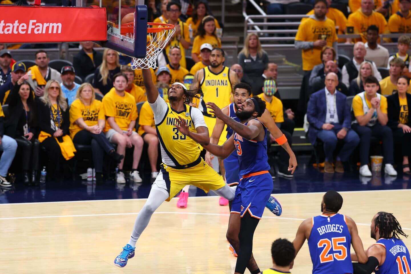 Knicks vs. Pacers score, live updates: Game 3 player stats, analysis and highlights as Indiana leads