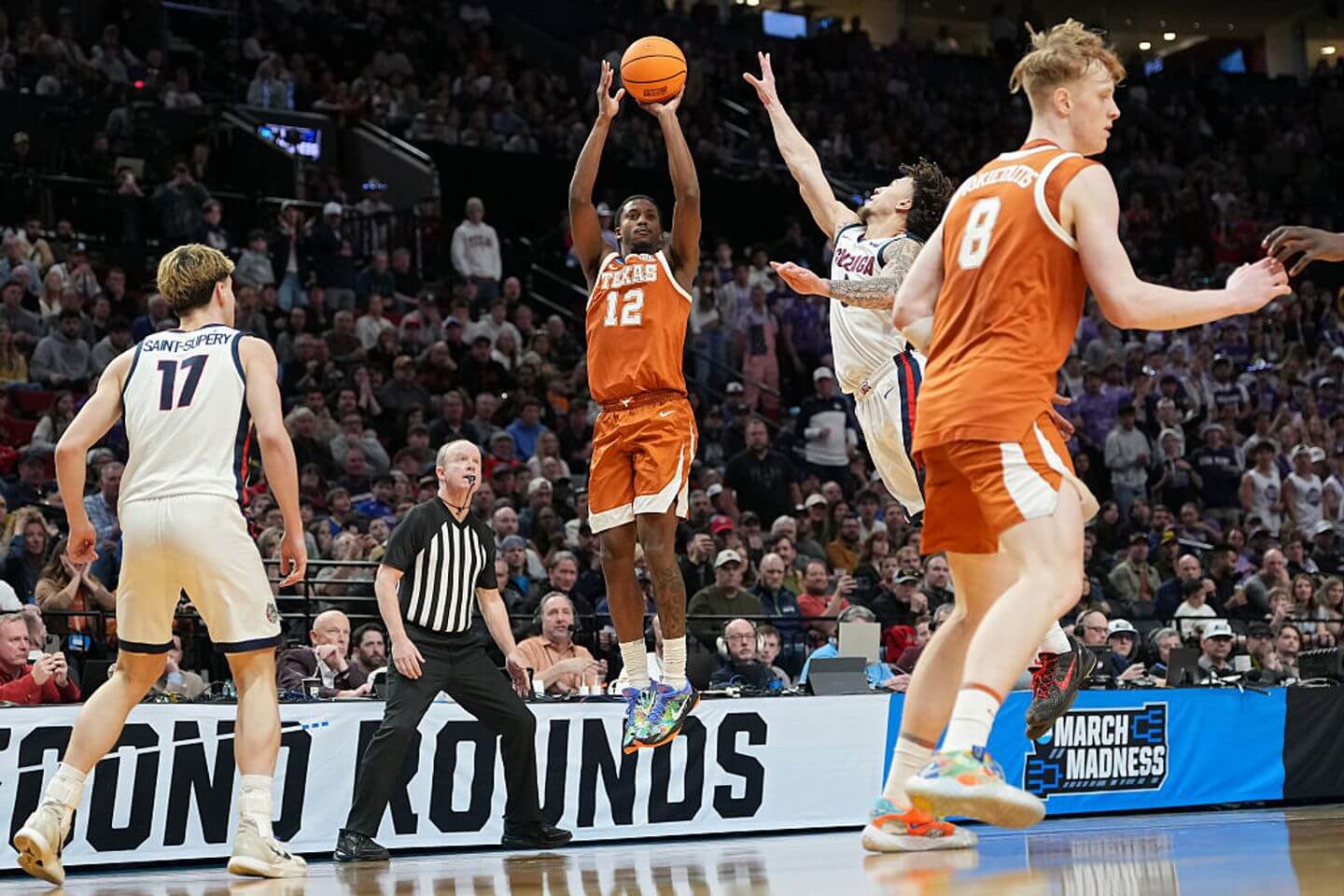 Men’s March Madness 2026 second round scores, live updates: Texas upsets Gonzaga; Illinois leads VCU