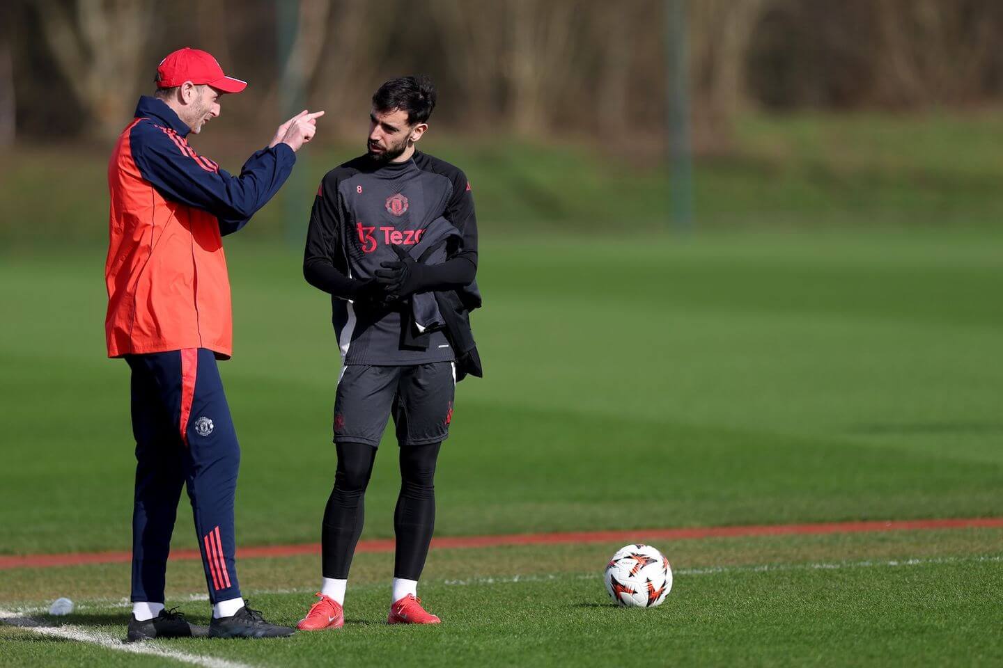 Manchester United vs Arsenal live updates: Premier League predictions, team news and latest score