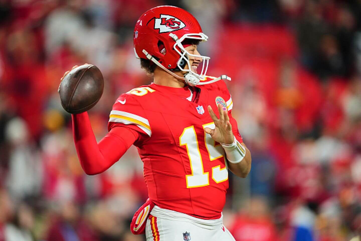 Chargers vs. Chiefs predictions and live updates: Kansas City leads 3-0 with FG on 'Sunday Night Football'