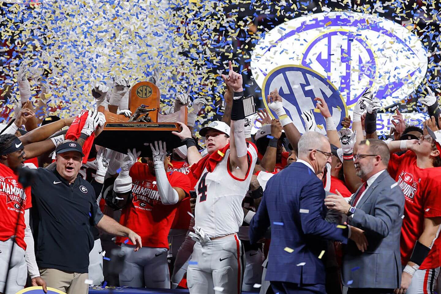 Georgia overwhelms Alabama 28-7 to win back-to-back SEC championships: Live updates and reaction