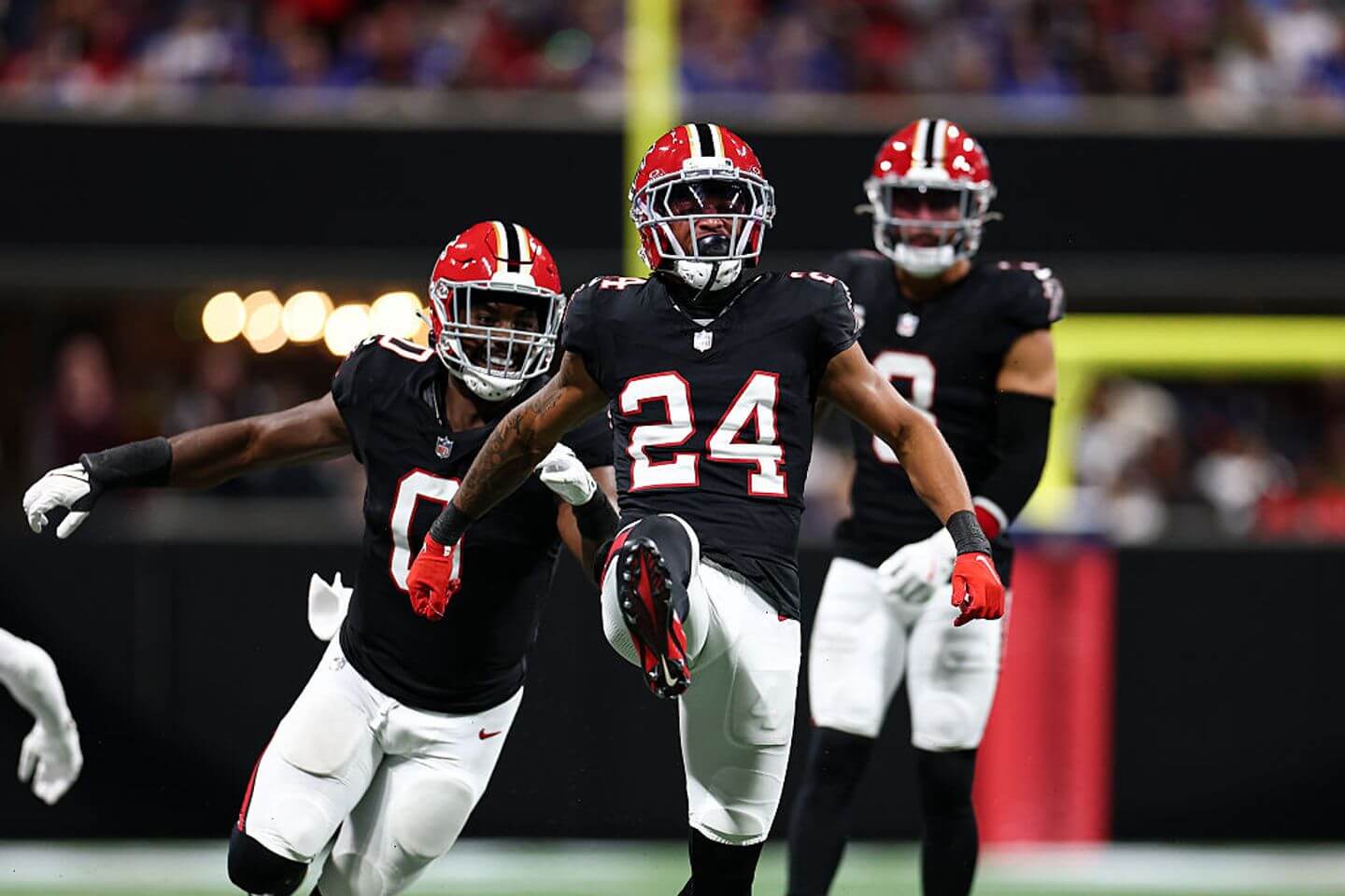 Monday Night Football score and live updates: Falcons lead Bills at halftime, Bears lead Commanders in first half