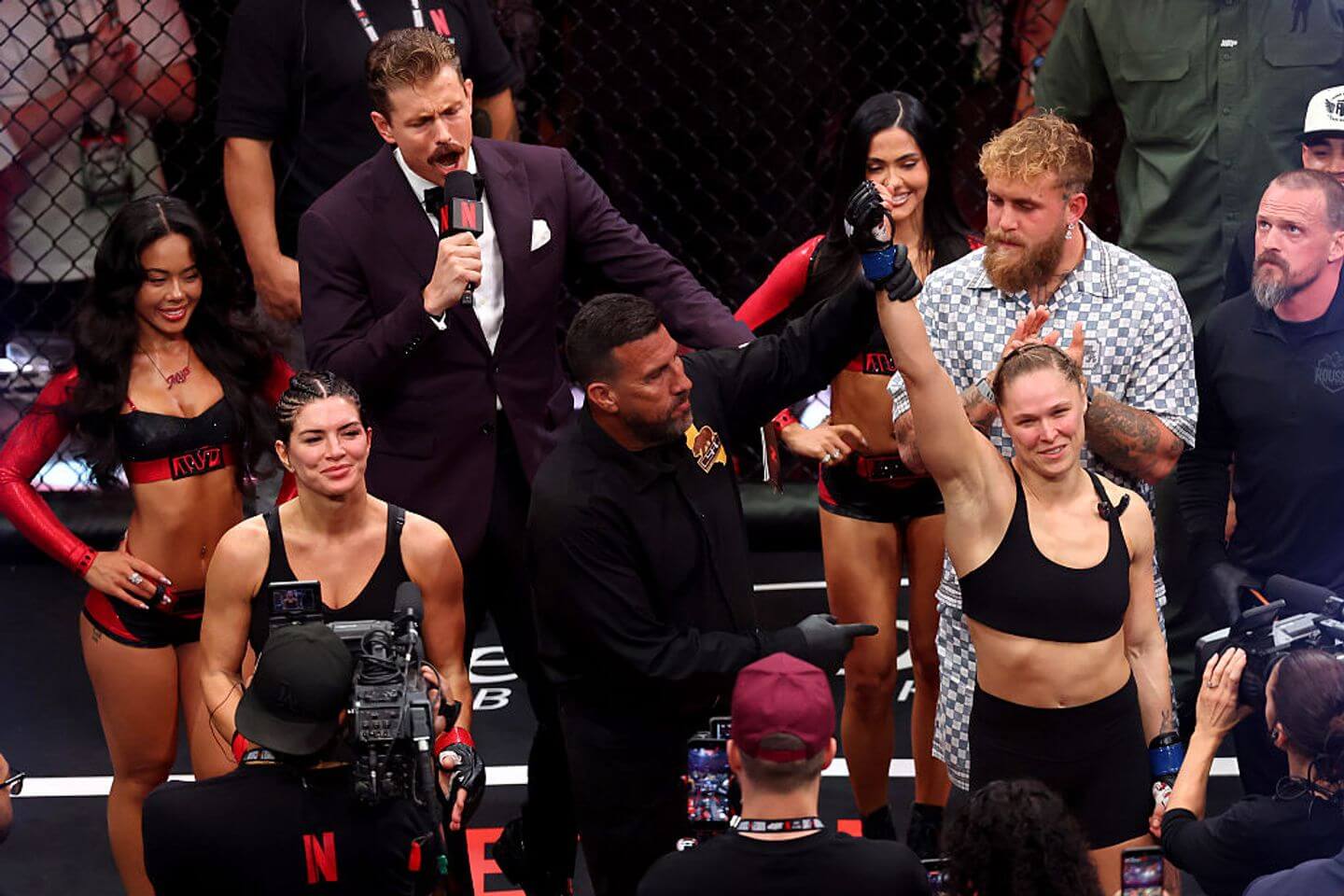 Ronda Rousey takes down Gina Carano in 17 seconds: Live updates and reaction