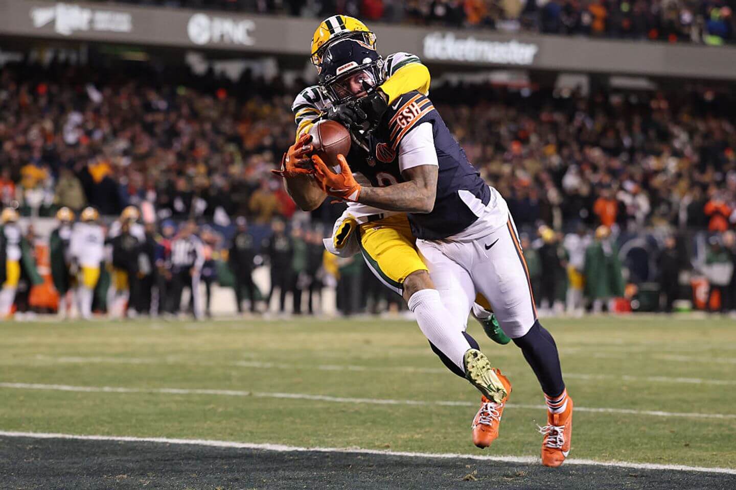 Bears stun Packers in OT with Caleb Williams to DJ Moore walk-off TD: Live updates, reaction