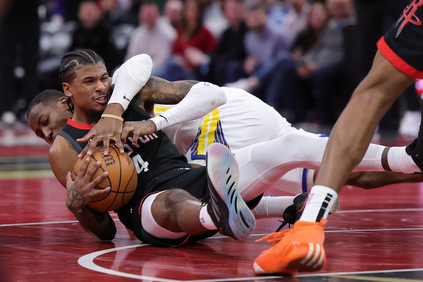 Warriors vs. Rockets, NBA Cup score: Houston outlasts Golden State in physical game; Steve Kerr criticizes officials