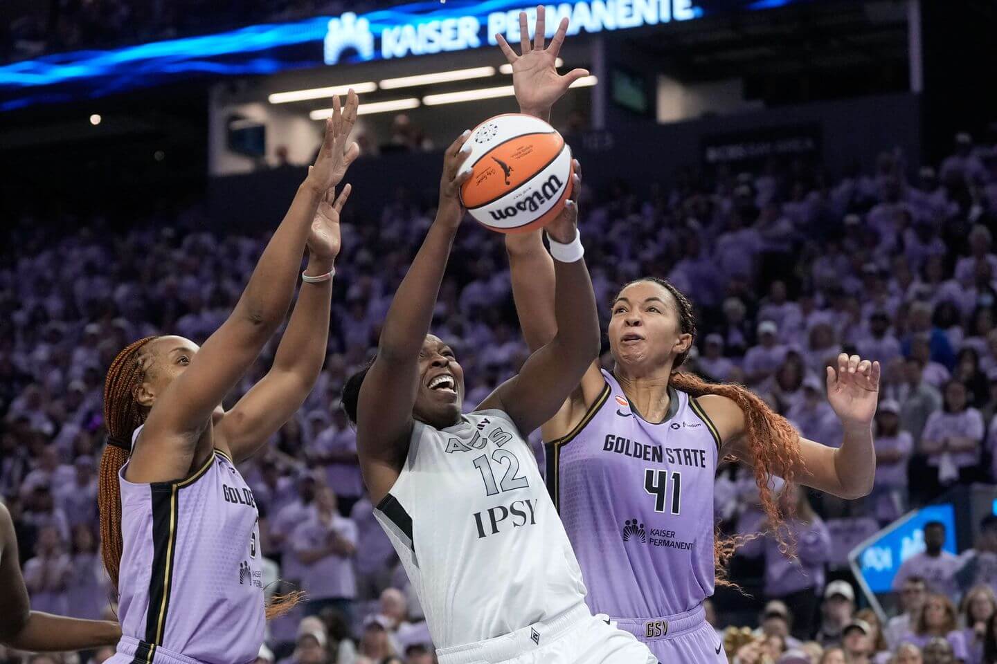 How Valkyries, Dream won thrillers to take commanding 2-0 series leads in WNBA playoffs