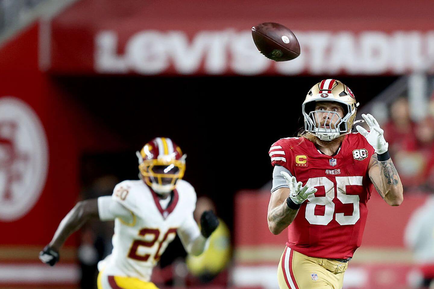49ers hold off Commanders’ late rally to extend perfect start as Evans, McLaurin injured: Live updates, reaction
