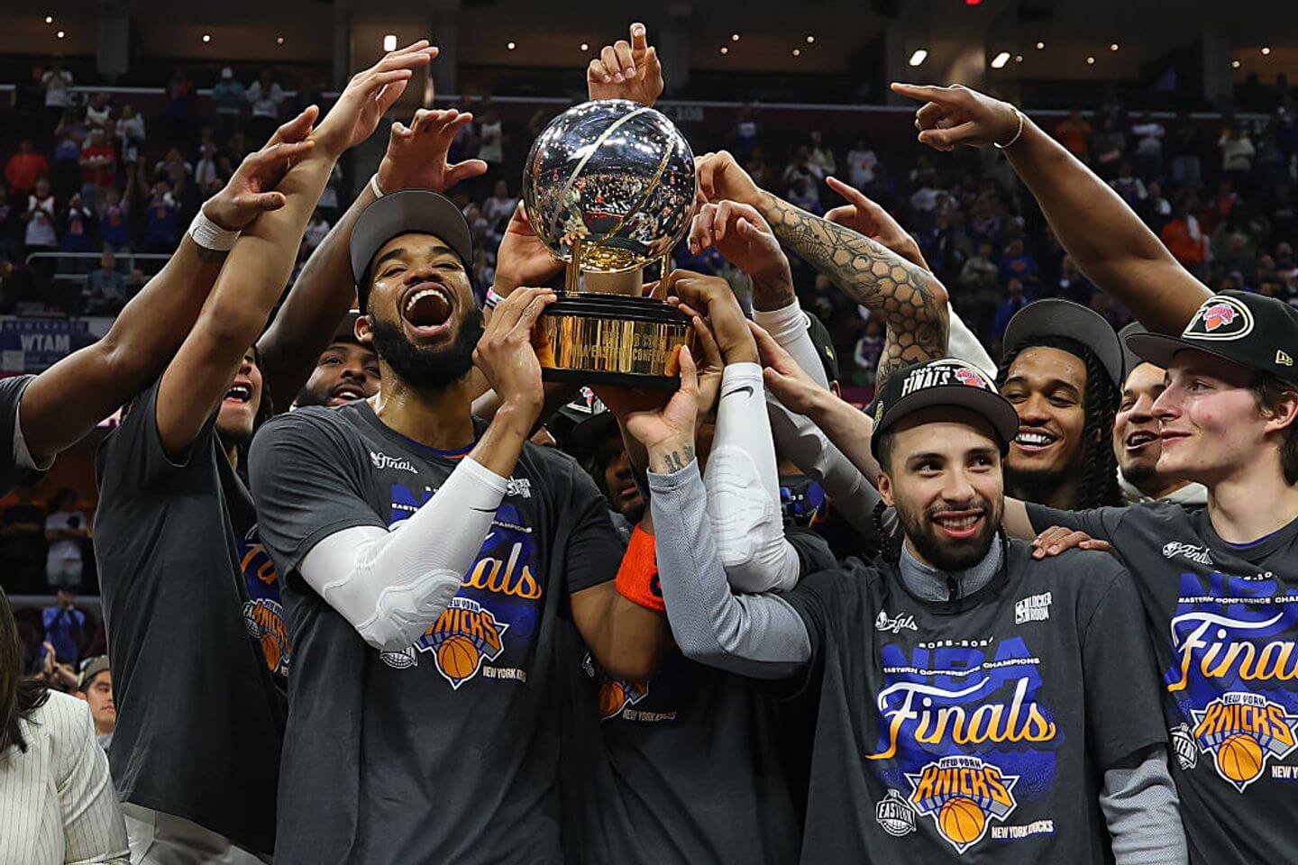 Dominant Knicks sweep sorry Cavaliers to make NBA Finals: Live updates, reaction