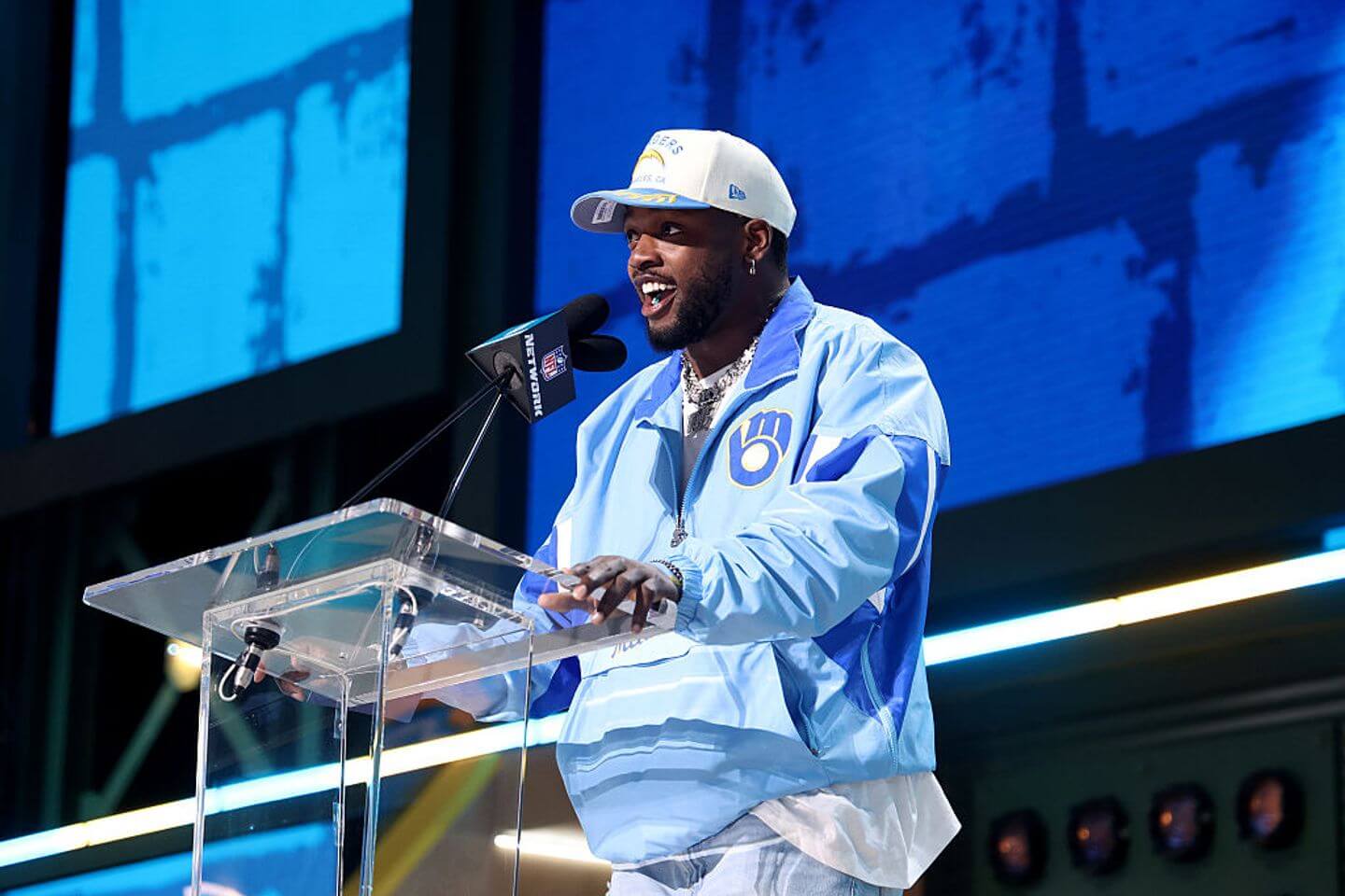 2025 NFL Draft Rounds 2-3 pick tracker, live updates: Shedeur Sanders still on board, best available players, trades, grades and reactions