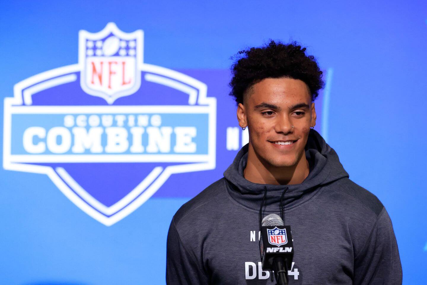 NFL Draft live Round 1 pick by pick tracker: Mock drafts, picks order, grades, trades and latest news - Vimarsana News