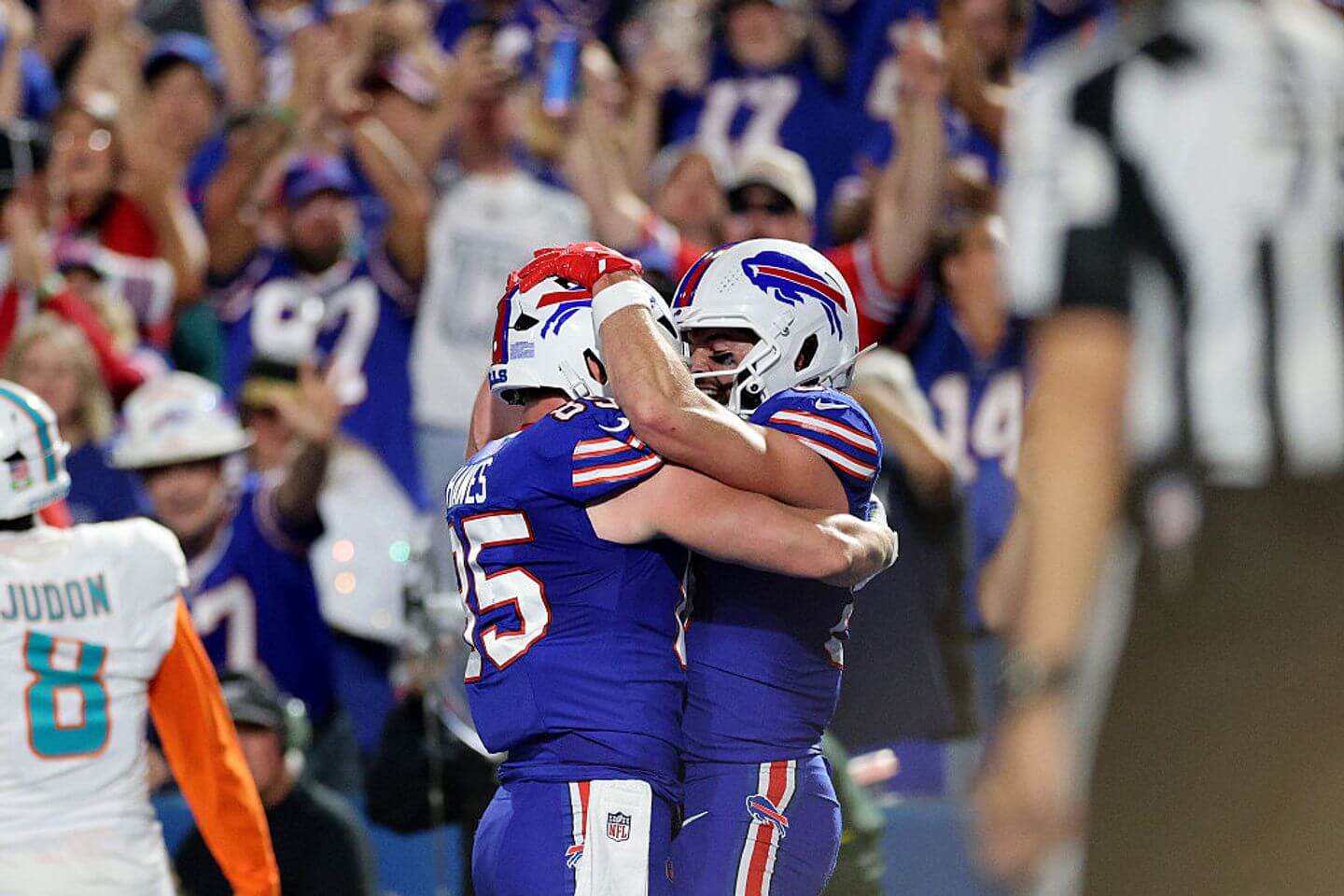 Bills, Josh Allen outlast Dolphins, Tua Tagovailoa on 'Thursday Night Football': Score, live updates and reaction