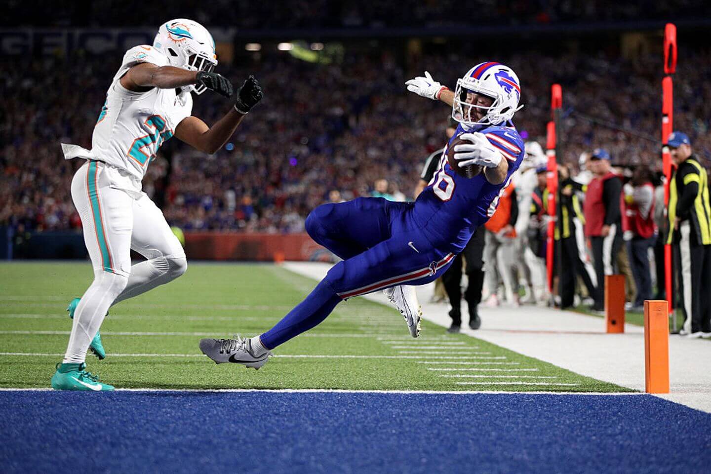Dolphins vs. Bills score, live updates: Miami finally stops Josh Allen, Buffalo offense after missed FG