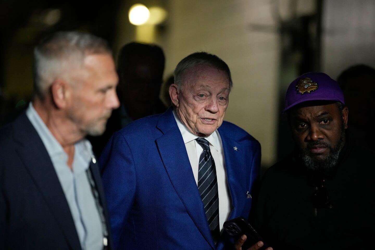 Cowboys vs. Eagles live updates: NFL ‘Monday Night Football’ score, predictions, odds and latest