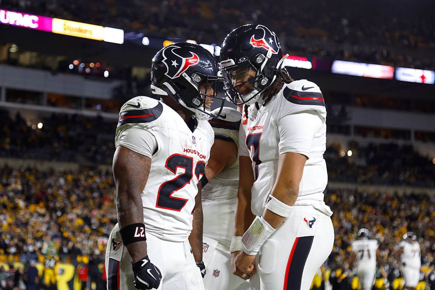 Texans’ defense dominates Steelers in AFC wild-card game:...
