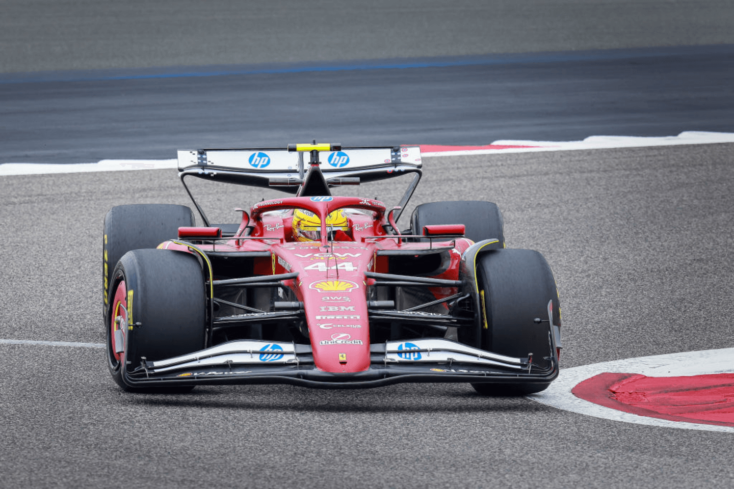 F1 Bahrain testing live updates: Preseason latest, Sainz's Williams fastest in morning session