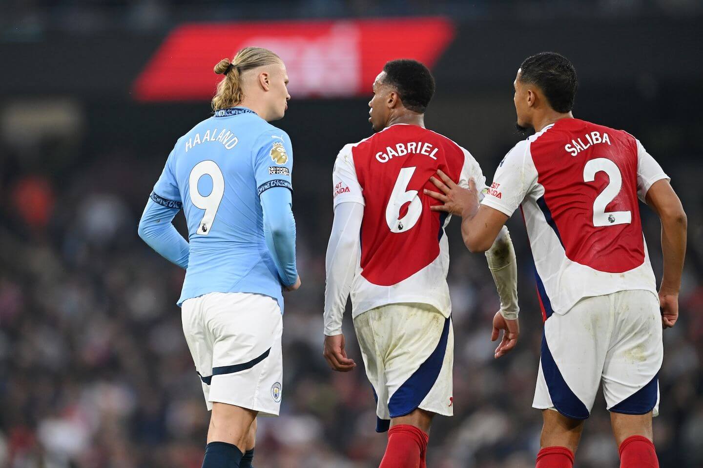 Arsenal vs Manchester City live updates: Premier League predictions, team news and latest score