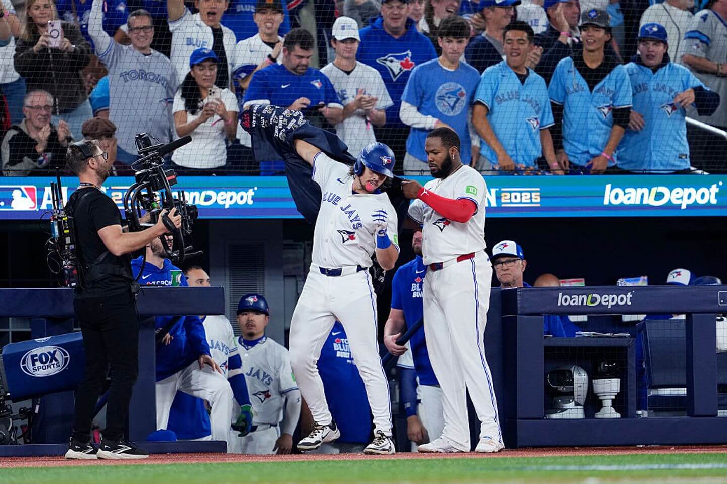 Mariners vs. Blue Jays live updates: Guerrero Jr. HR gives Toronto 5-0 lead in ALCS Game 6
