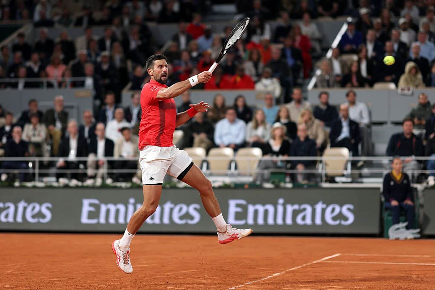 French Open 2025 live updates: Quarterfinal scores as Djokovic up 2 sets to 1 vs. Zverev