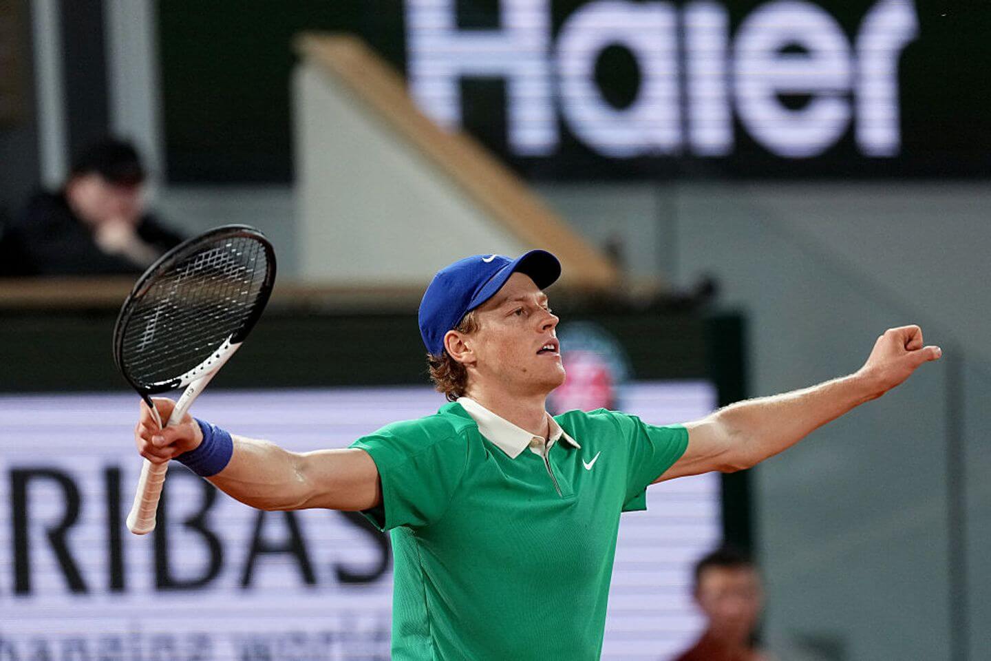French Open 2025 live updates: Semifinal latest as Sinner defeats Djokovic in epic to set up Alcaraz final