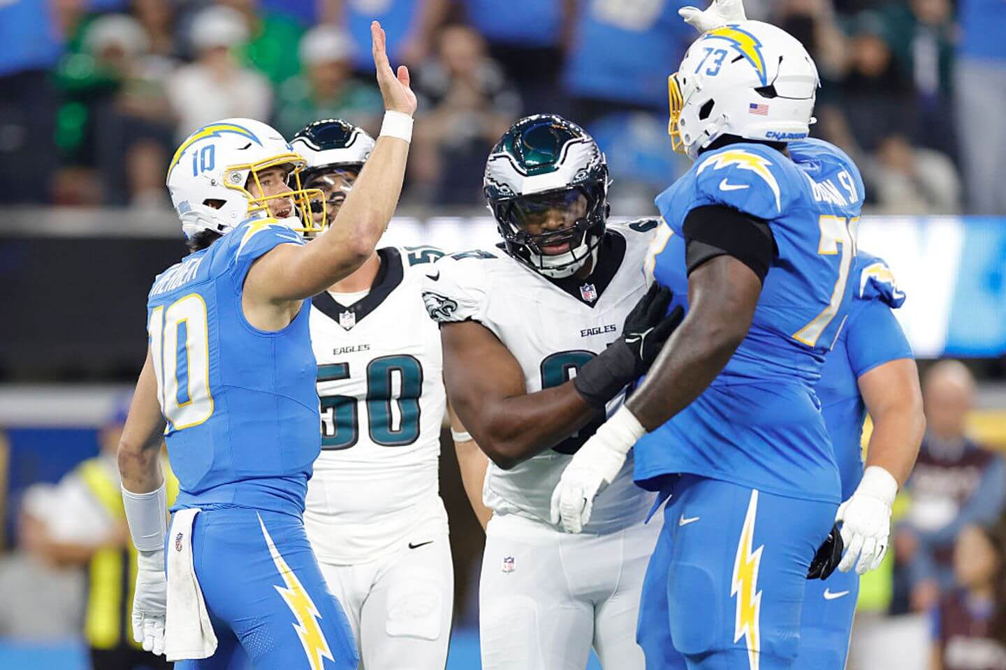 Eagles vs. Chargers live score and updates: Jake Elliott FG cuts Philadelphia's deficit to 7-3
