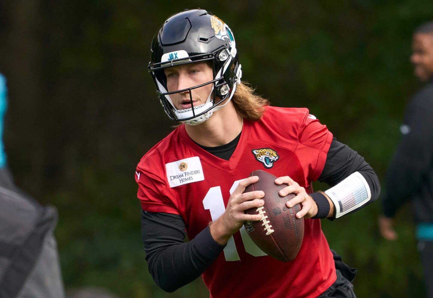 NFL Week 7 live updates: Patriots-Jaguars from Wembley, Haason Reddick holdout ends, league schedule, predictions, odds