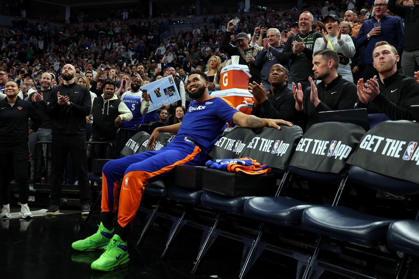 Karl-Anthony Towns returns to Minnesota and dominates in Knicks' blowout win over Timberwolves: Live updates and highlights