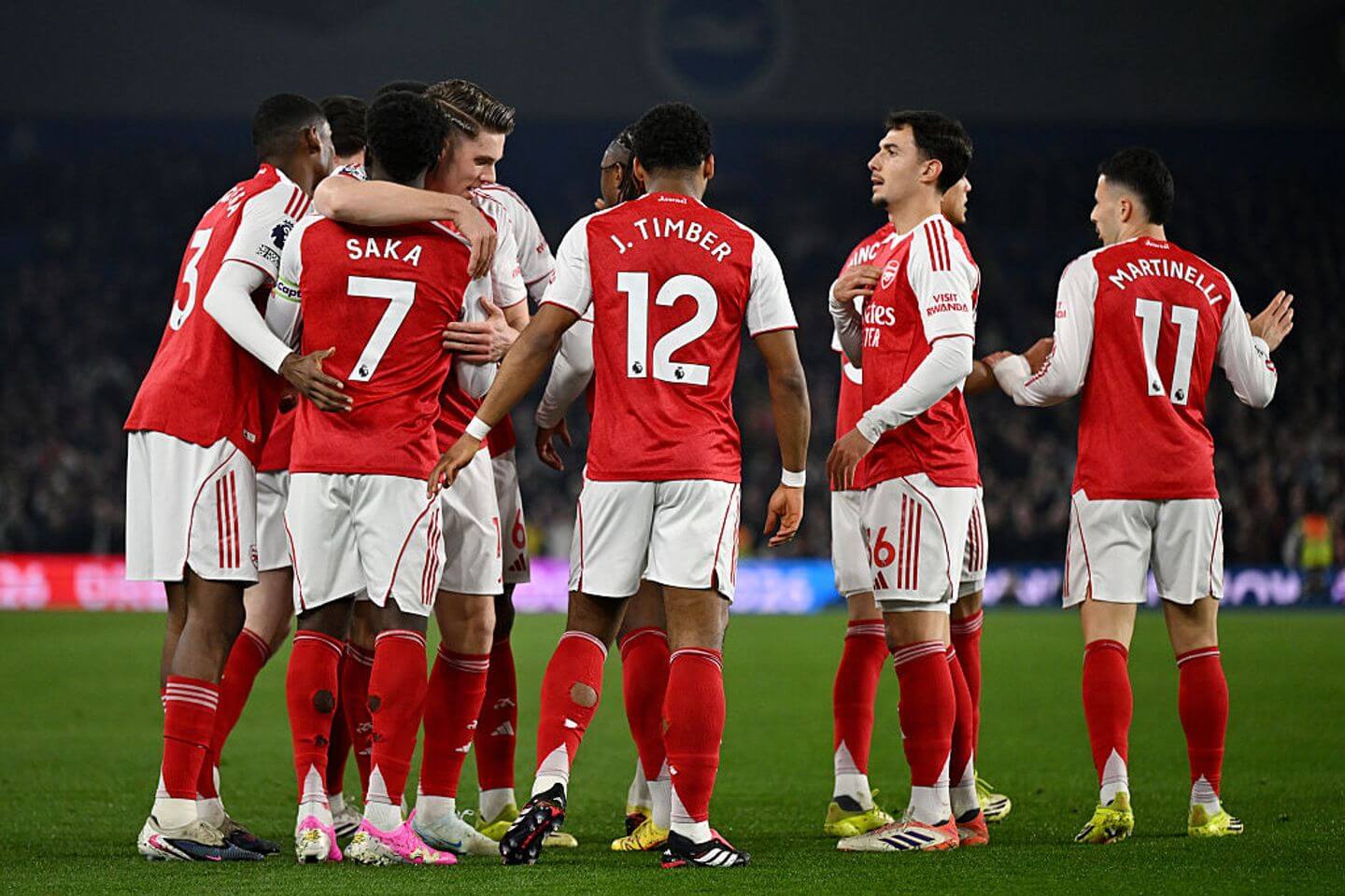 Brighton vs Arsenal live updates: Premier League leaders ahead after early Bukayo Saka goal