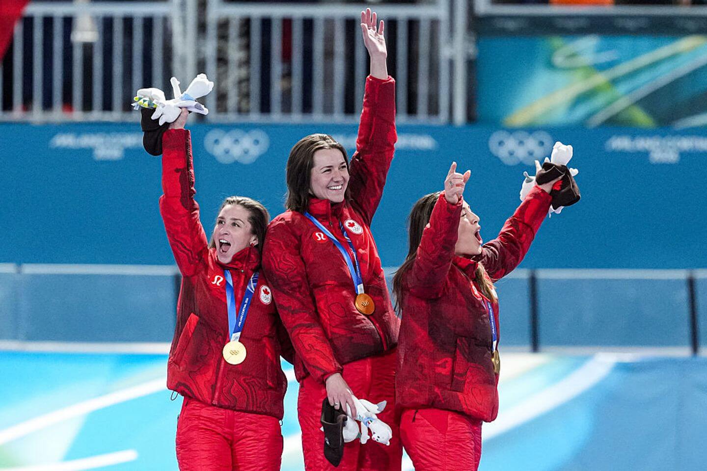 Winter Olympics 2026 live updates: Latest as U.S. men get speed skating silver, Canada women gold; plus curling, big air, bobsled