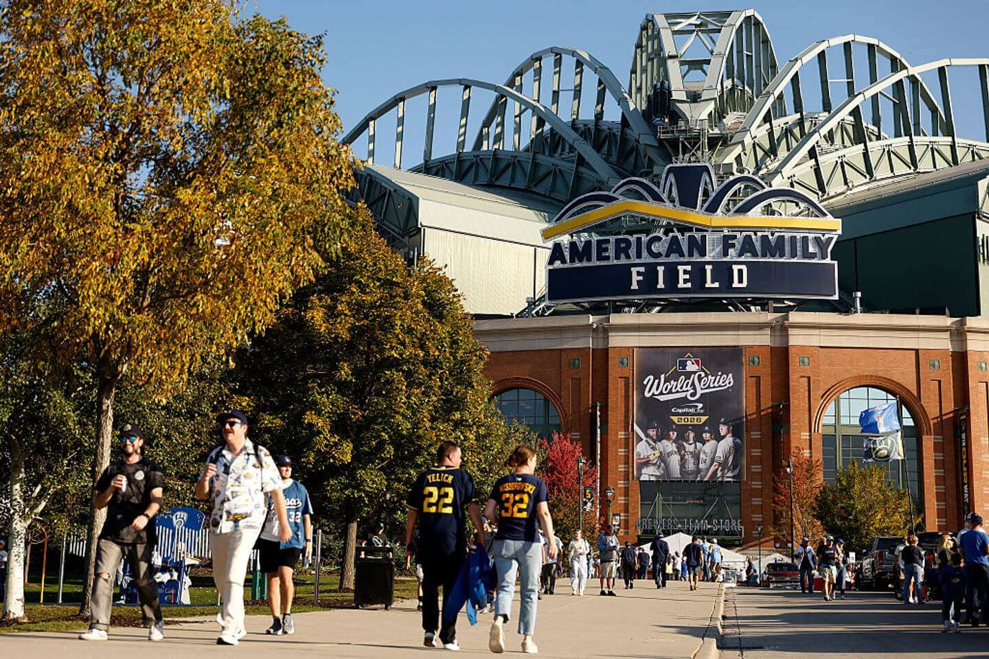 Rays vs. Brewers live updates: MLB World Series Game 2 score, predictions and lineups