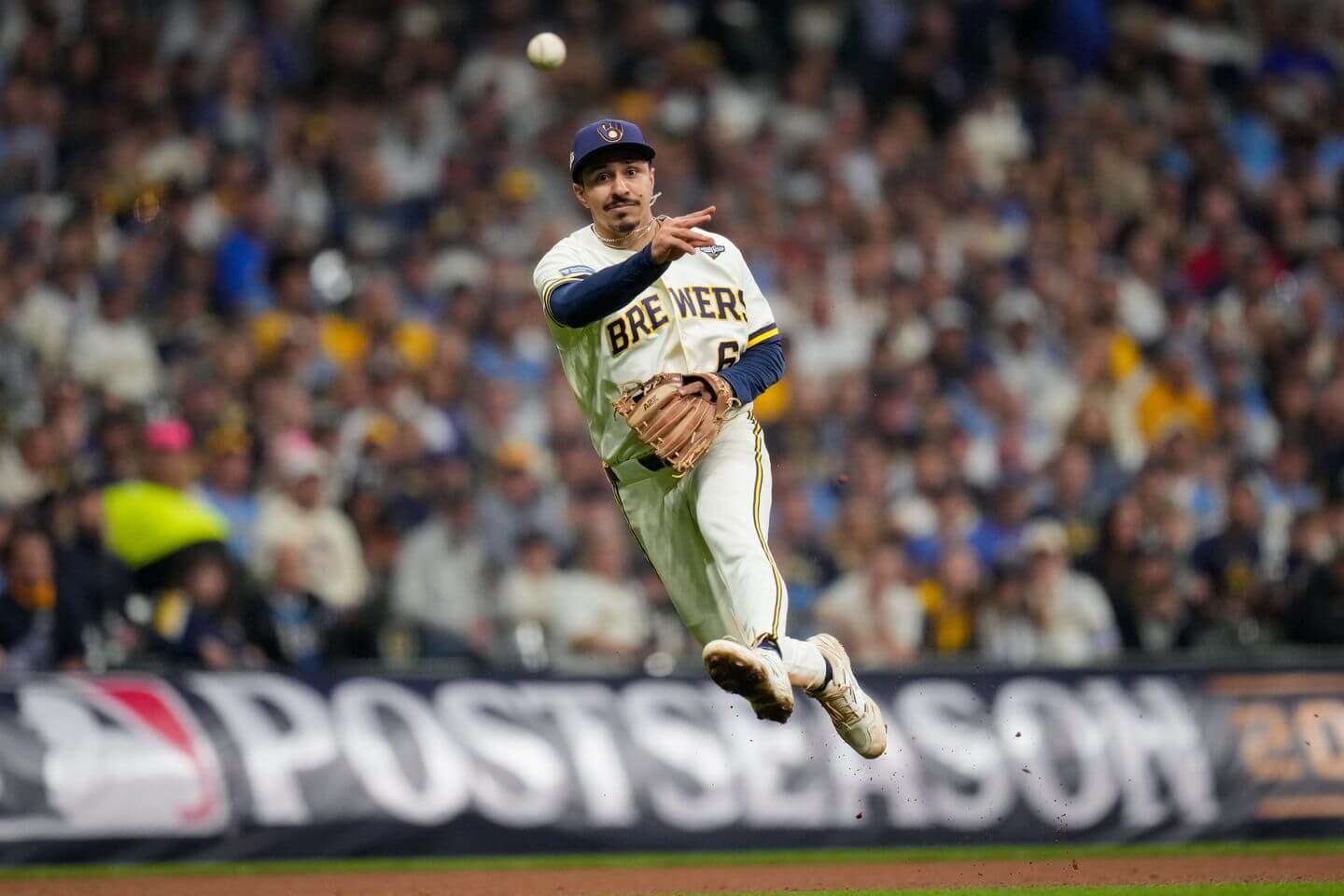 Rays vs. Brewers score, live updates: Milwaukee cuts deficit to 1 run in MLB World Series Game 2