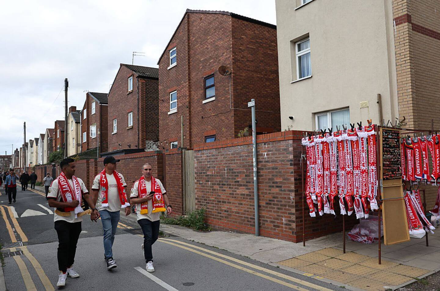 Liverpool vs Arsenal live updates: Premier League match team news, predictions