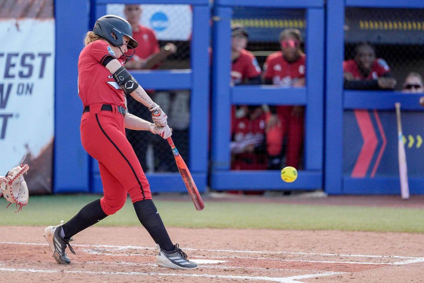 WCWS score, live updates: Texas Tech-Alabama tied in semifinals; Texas sweeps Tennessee