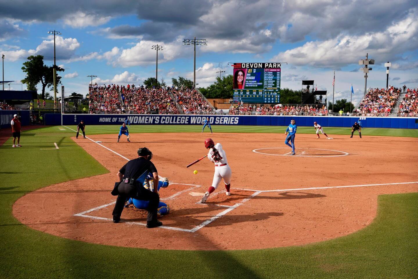 WCWS 2026 scores, live updates: Texas, Mississippi State, Arkansas, UCLA face elimination on Day 2