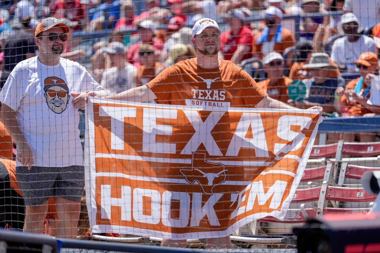 WCWS updates: Texas leads Nebraska; UCLA-Texas Tech later
