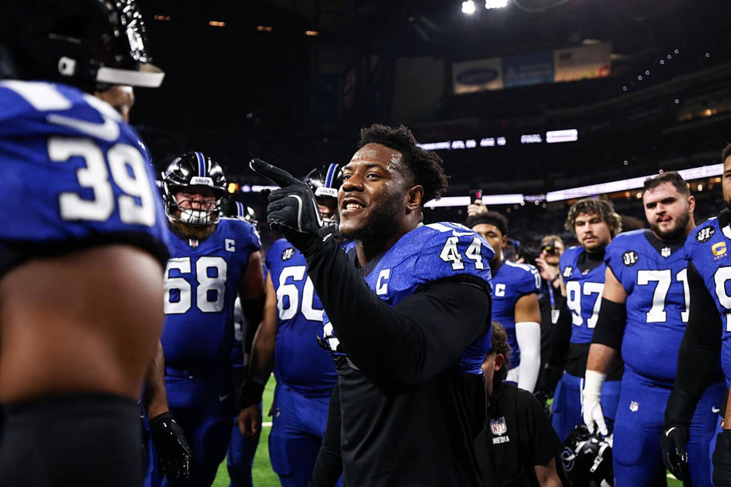 49ers vs. Colts live updates: NFL ‘Monday Night Football’ score, prediction, odds and latest