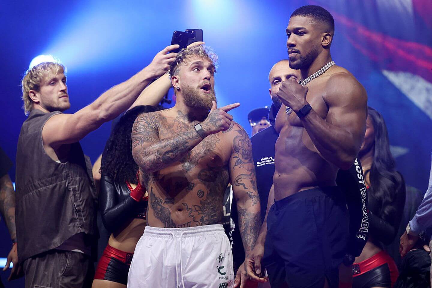 Jake Paul vs Anthony Joshua live updates: Netflix boxing fight card latest, ring walk times and predictions