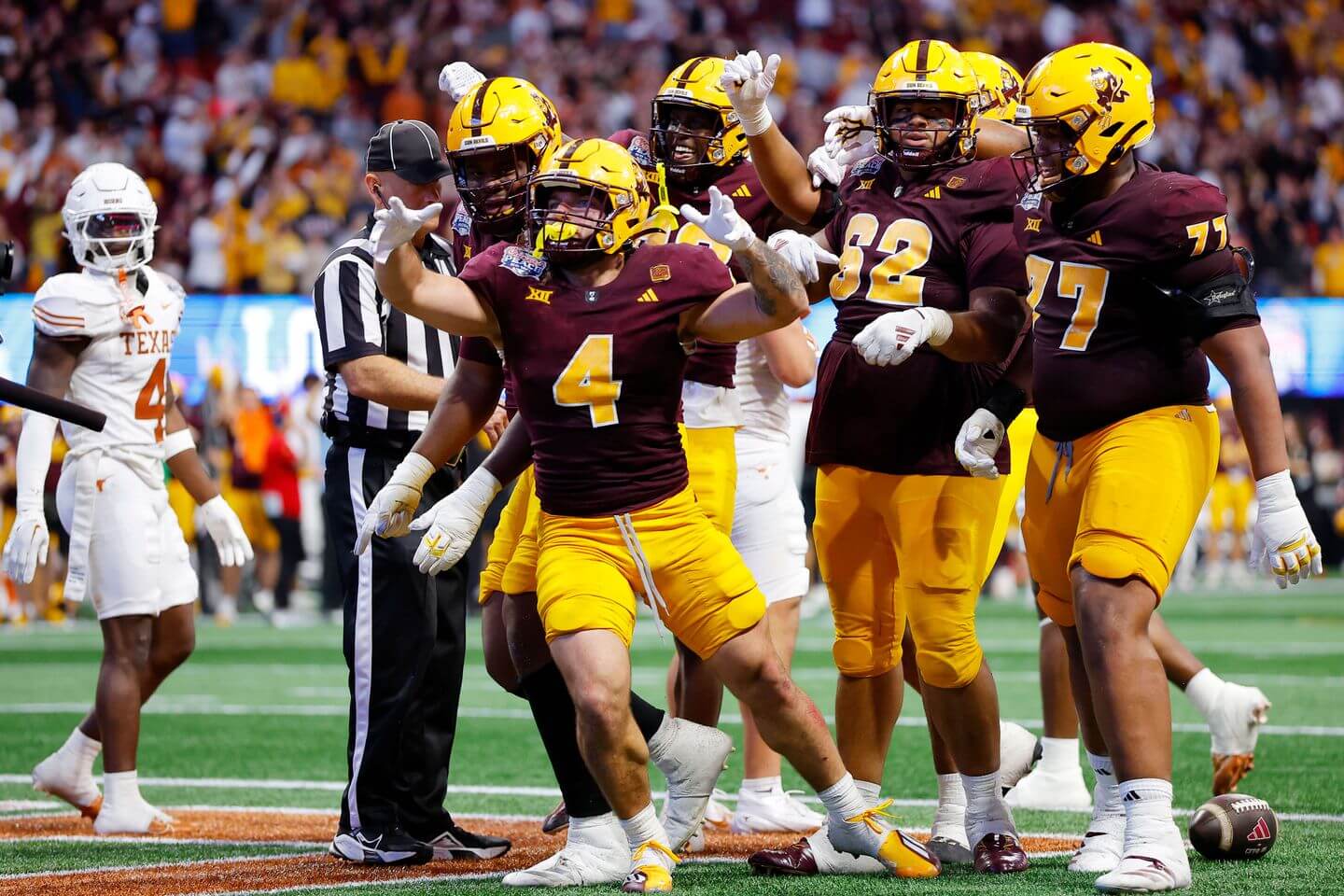 Texas vs. Arizona State Peach Bowl score, live updates: Longhorns miss walk-off FG attempt, headed to OT with Sun Devils