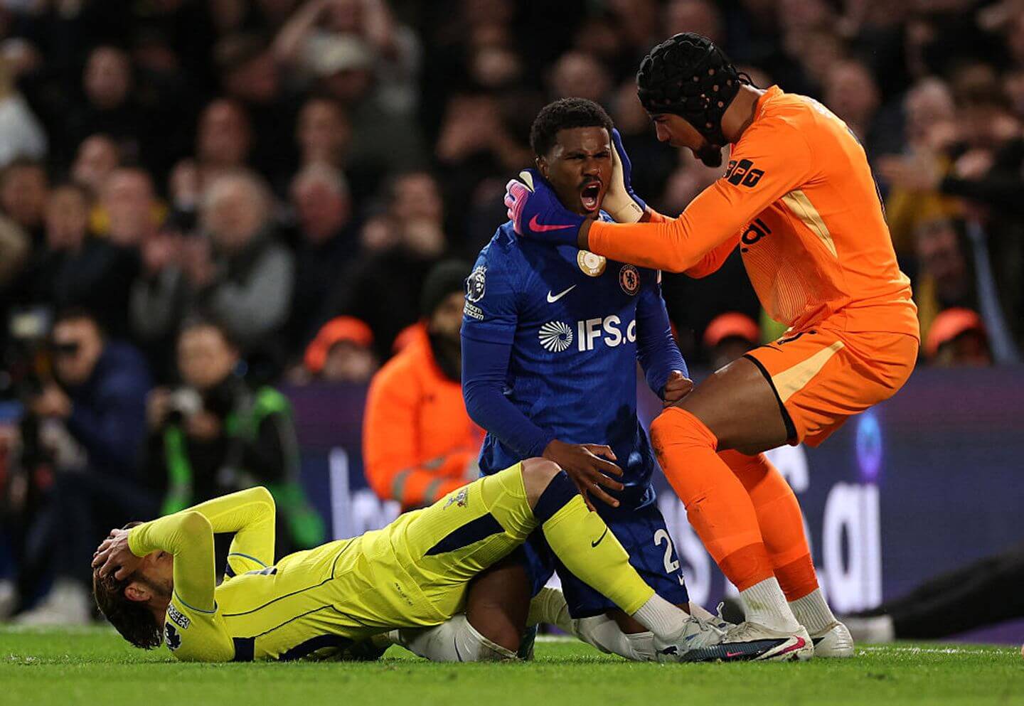 Chelsea secure battling 2-1 win to keep Tottenham in danger of relegation: Live updates and reaction