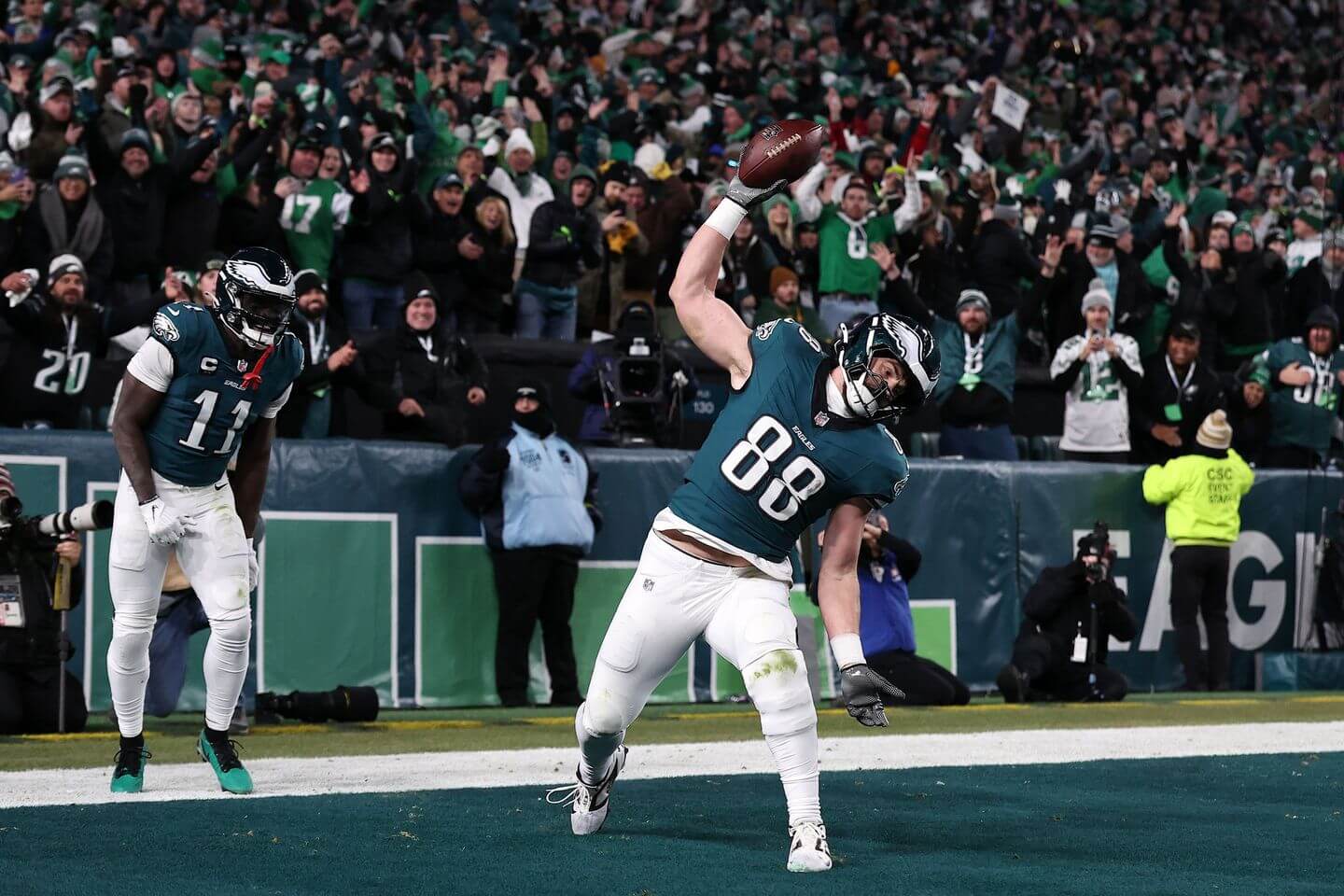Saquon Barkley, Eagles beat injury-ridden Packers in NFL wild-card game: Live reaction and updates