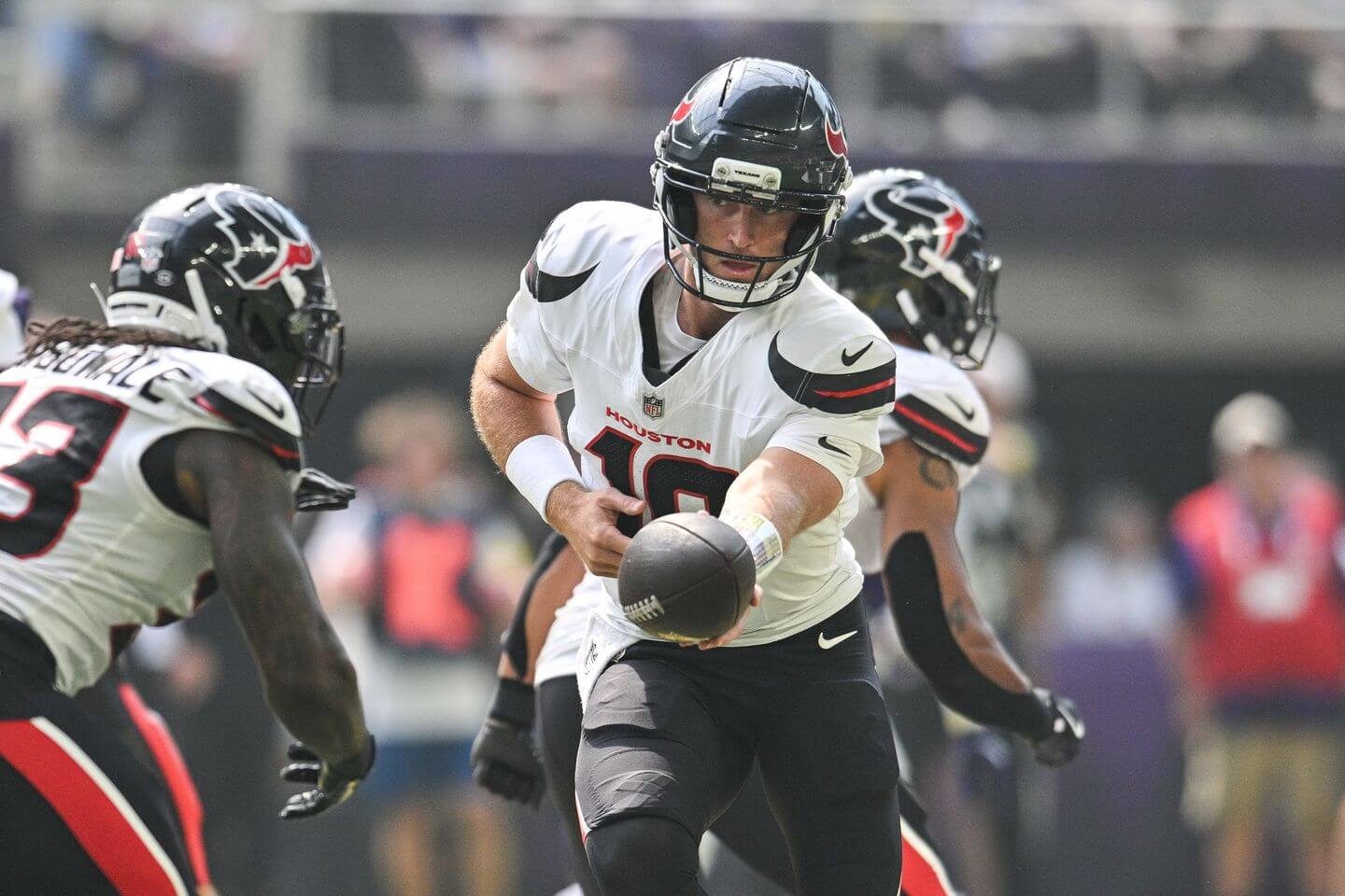 NFL preseason scores and live updates: Giants beat Bills, Texans facing Vikings