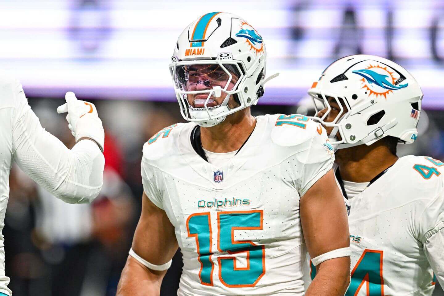 NFL trade deadline 2025 tracker, live updates: Eagles acquire Jaelan Phillips, news, analysis and reaction to every deal