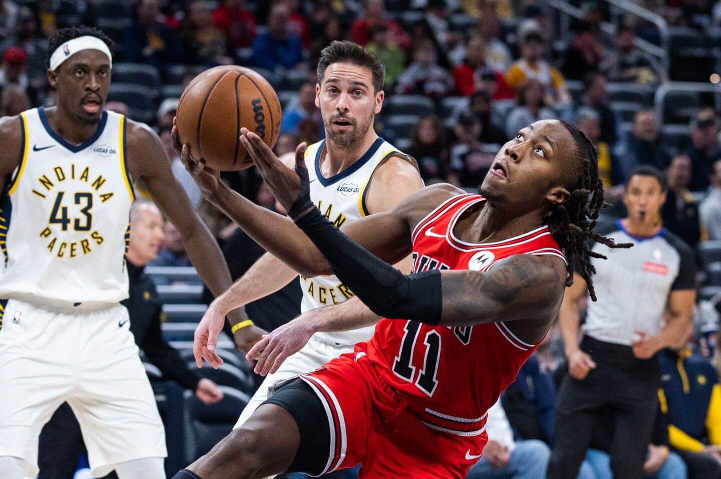 NBA trade deadline 2026 live updates: Timberwolves add Ayo Dosunmu in trade with Bulls, latest Giannis news