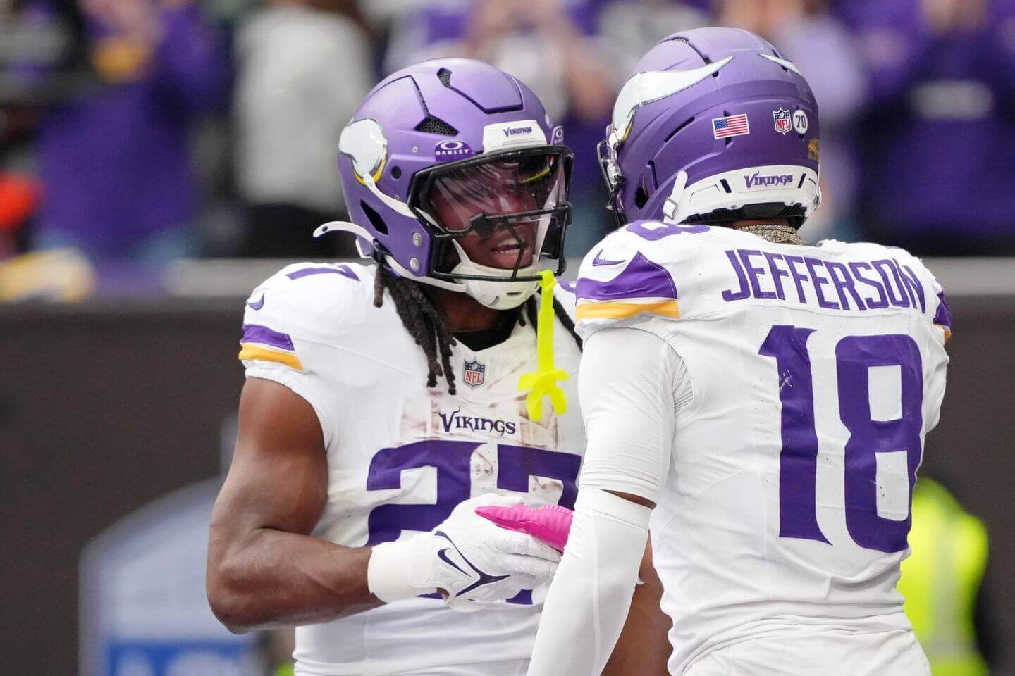 NFL Week 5 scores, live updates: Vikings win in London, inactives, predictions, odds and analysis