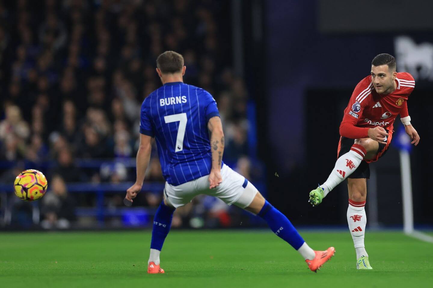 Ipswich vs Manchester United live updates: Premier League game score after Hutchinson equaliser