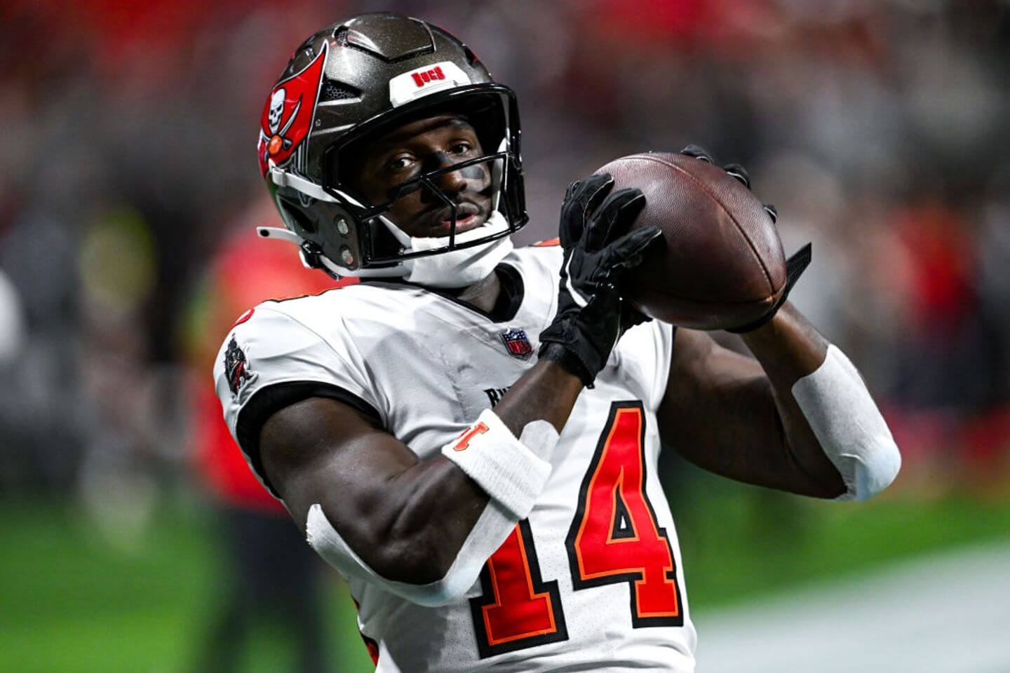 NFL free agency 2025 live updates: Tracking trades, contracts, deals, latest signings and Aaron Rodgers rumors