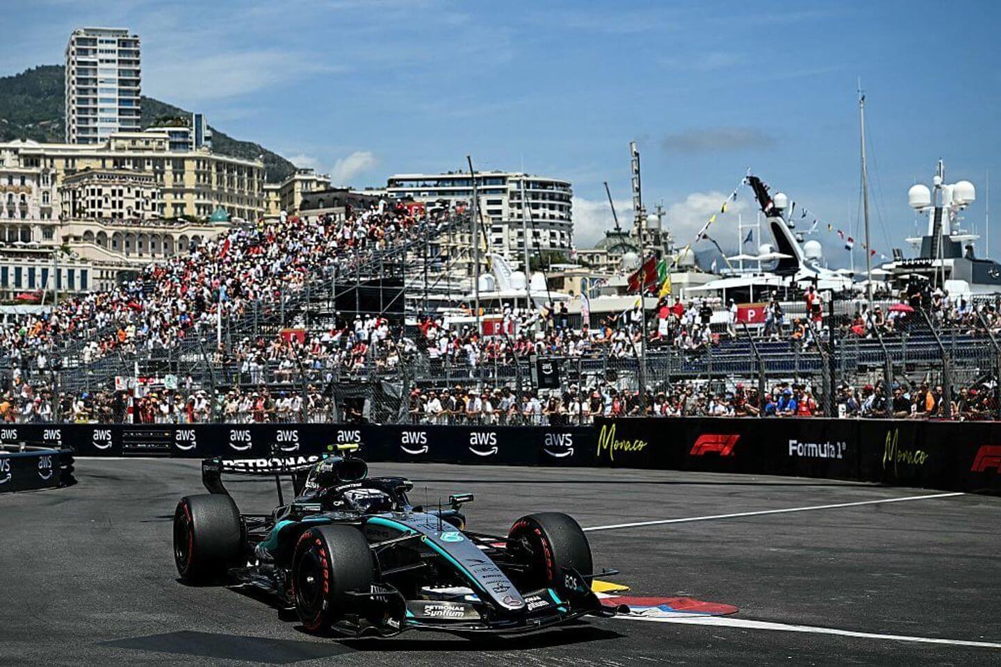 F1 Monaco GP live updates: Race latest as Kimi Antonelli starts on pole ahead of Max Verstappen