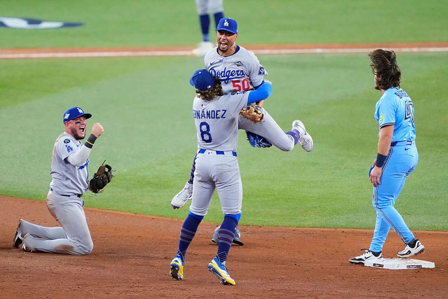 How Dodgers stayed alive, beat Blue Jays in Game 6 of World Series