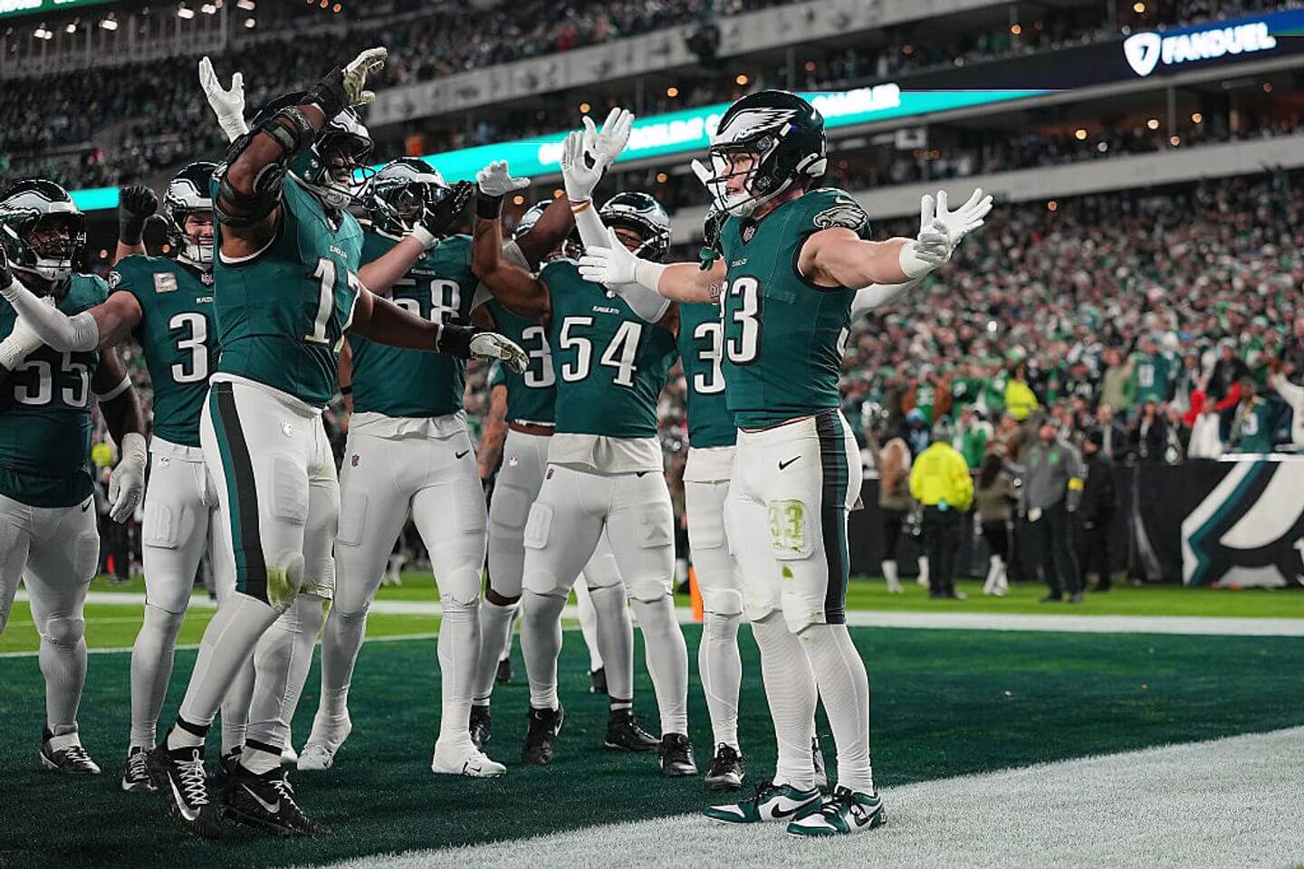 Lions vs. Eagles live updates: Jake Elliott makes FG after Cooper DeJean INT on 'Sunday Night Football'