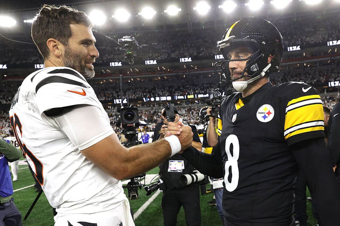 Joe Flacco shines with 342 passing yards, 3 TDs as Bengals stun Steelers: Live updates and reaction